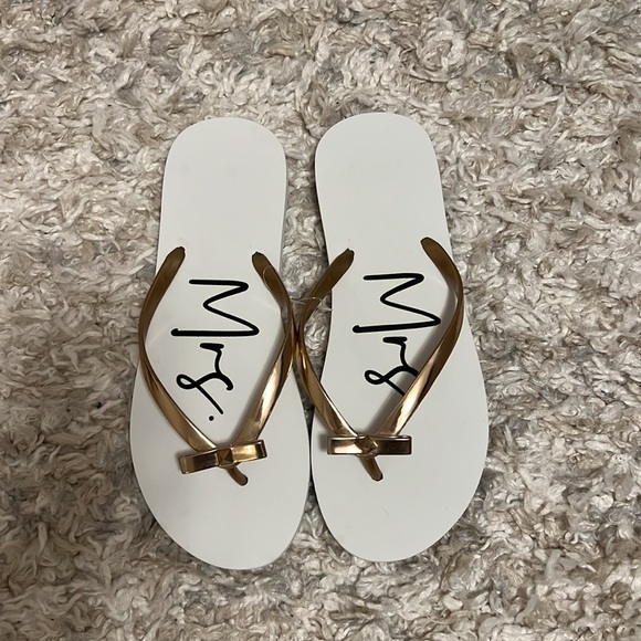 *Never Worn* Bridal flip flop sandals - ‘Mrs’ - White, Size 9 - Picture 4 of 6